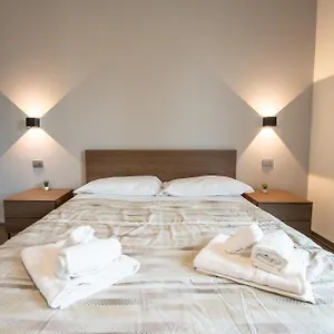 Gæstehus B&B Con Parcheggio Gratuito E Bagno Privato L 350 M Da Ospedale Maggiore, Parma